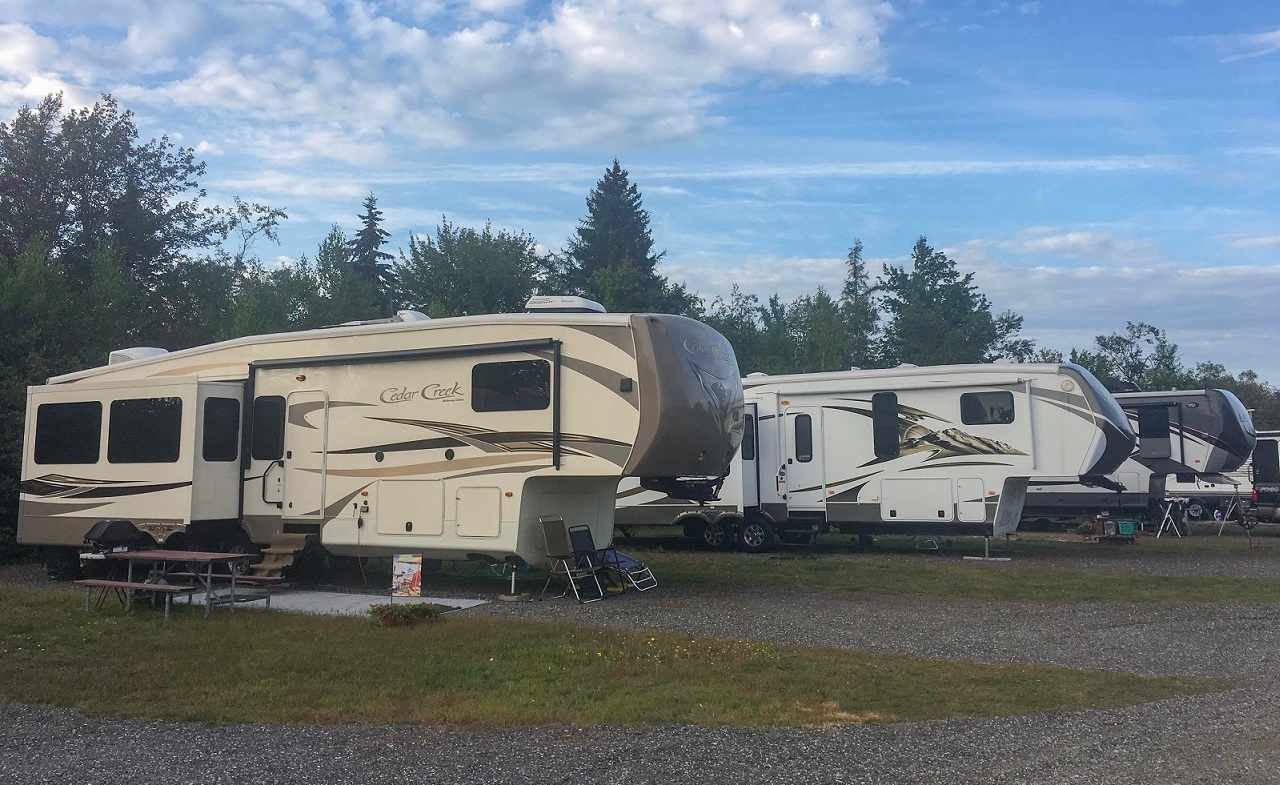 What you need to know BEFORE purchasing a fifth-wheel RV
